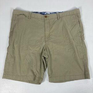Tommy Bahama Men's Shorts Size 42 Khaki Cotton Shorts Flat Front Summer